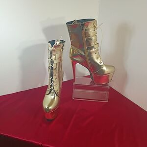 Elegant Gold Platform Heeled Boots